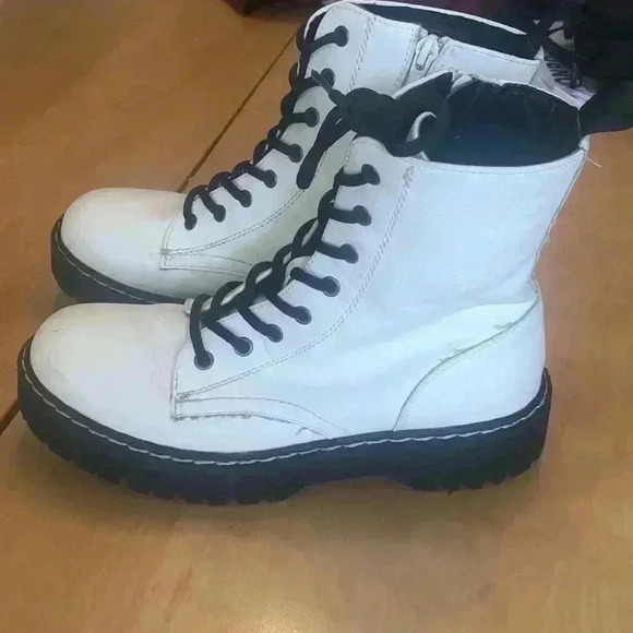 Sincerely Jules Harley leather combat boot. - Picture 4 of 12